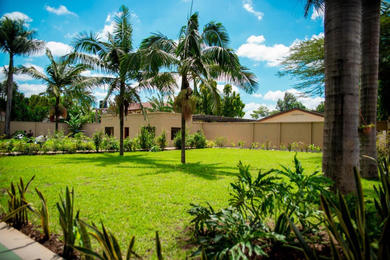 Lush Garden Hotel Arusha Exterior photo