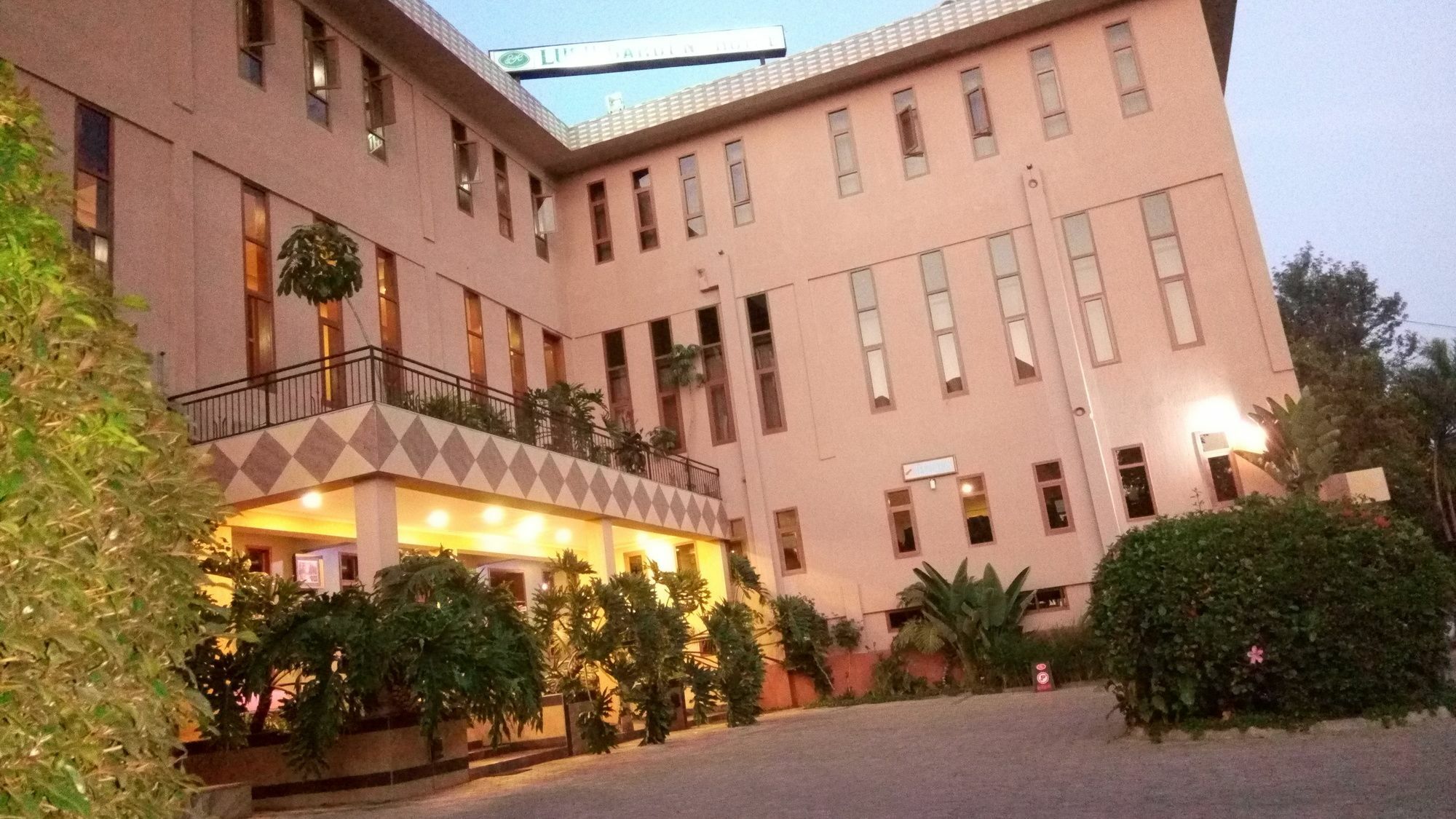 Lush Garden Hotel Arusha Exterior photo